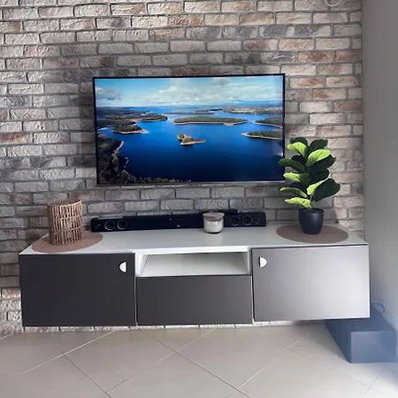 Nad Jeziorkiem Apartment